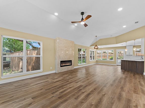 3rd image of 2113 Cedarwood Dr