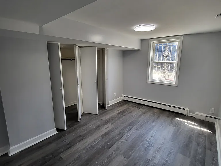 25 Manning Ave — Photo 6