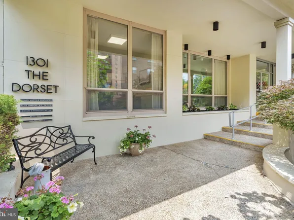 1301 N Harrison St APT 705, Wilmington, DE 19806