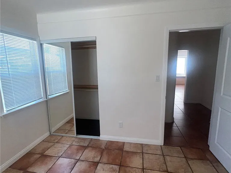 10210 Dorothy Ave — Photo 4