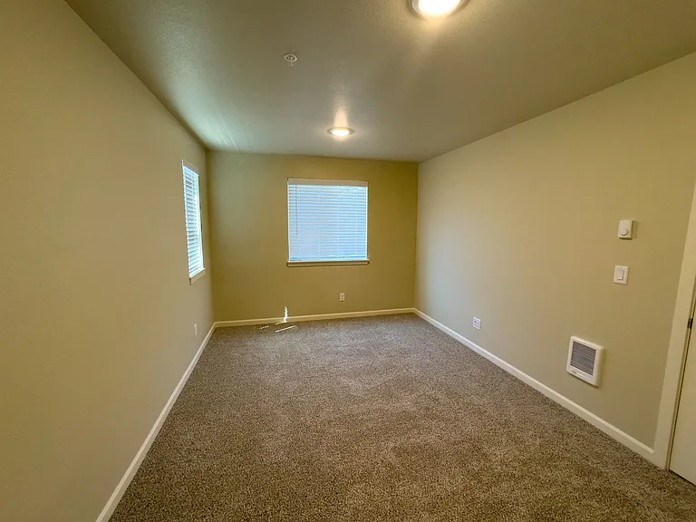 Harmona Heights Apartments — Photo 36