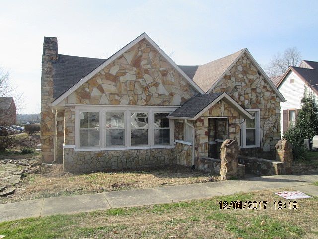 1st image of 213 N 5th St