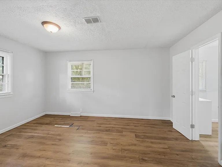 2448 N Irwin St — Photo 8