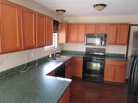 5th image of 838 Buehler Dr