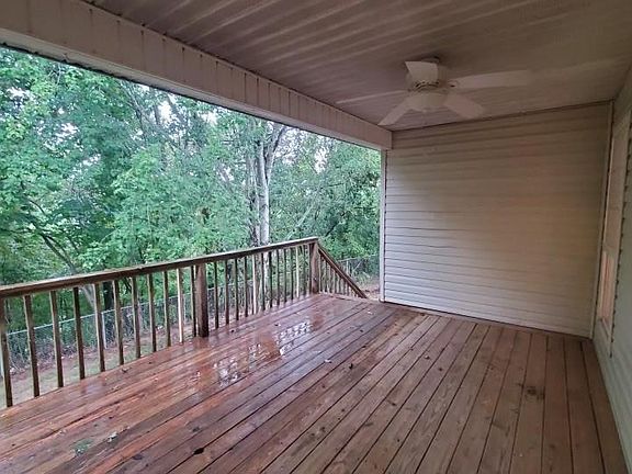 3rd image of 21 Valleyview Cir