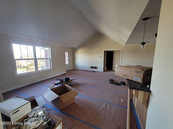 3rd image of 316 Oak Tree Way