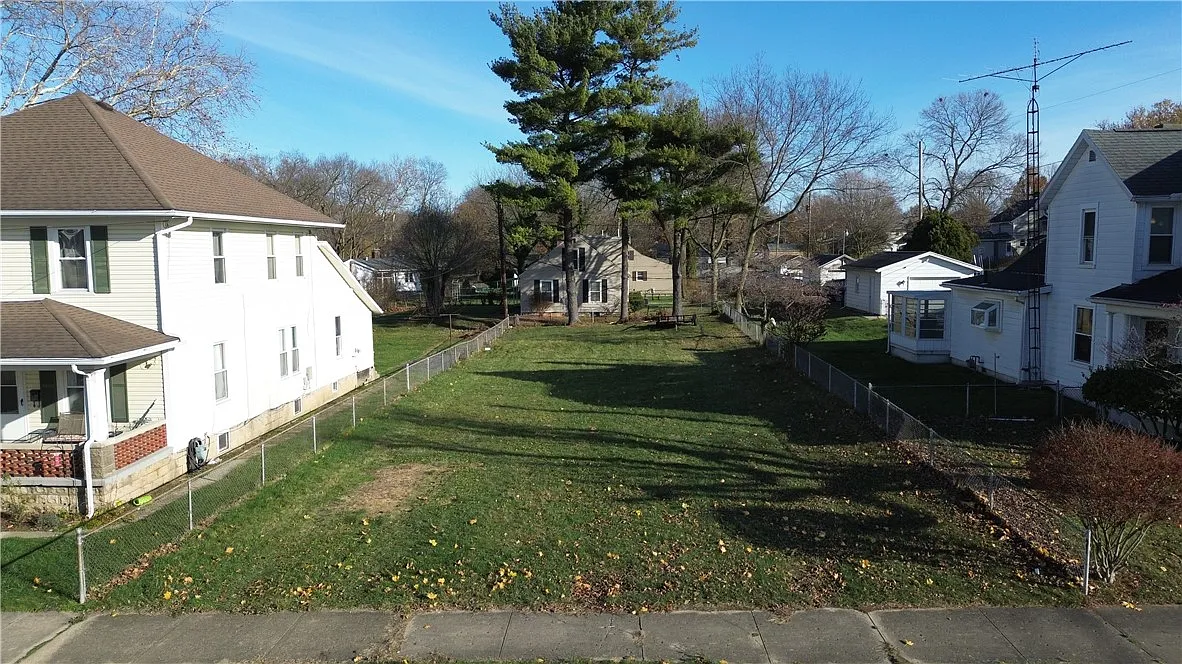 366 N Isabella St photo 1