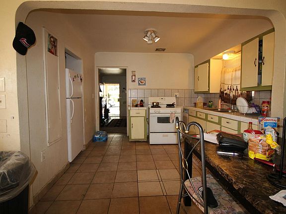 5th image of 3904 E Lyell Ave