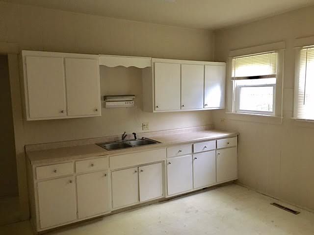 2nd image of 353 S Alma Ave