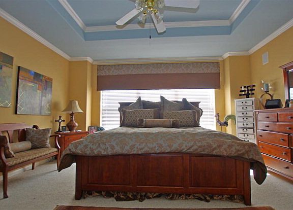 5th image of 102 Lauren Ct