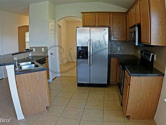 4th image of 2604 Laguna
