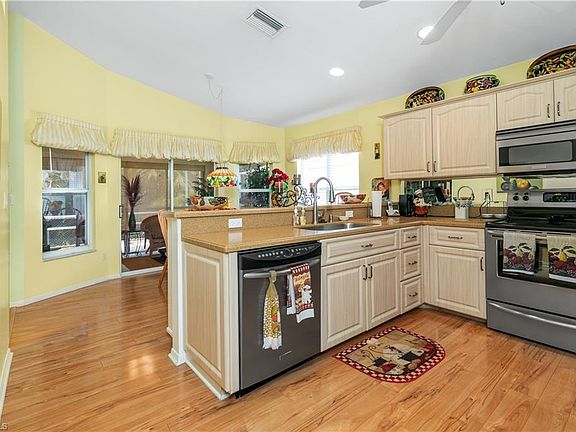 4th image of 3810 Sabal Springs Blvd