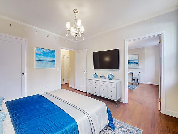 5th image of 220 W 16th St APT 41