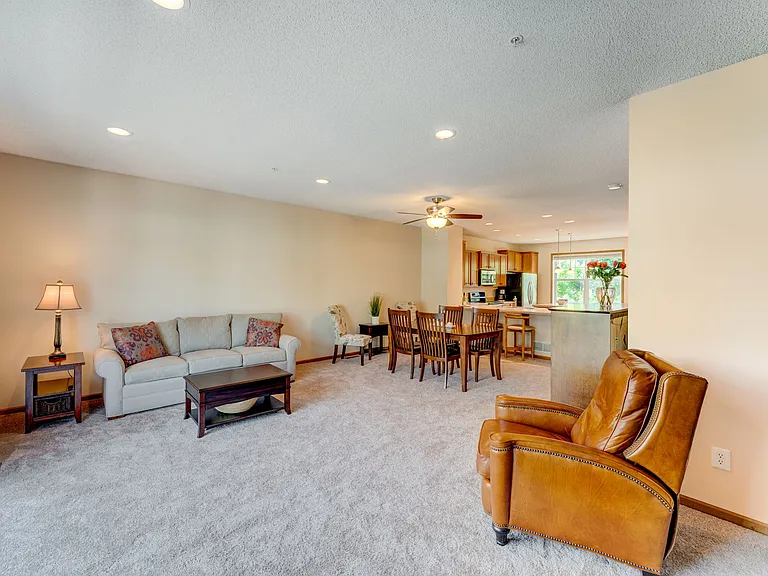 11939 Emery Village Dr N — Photo 7