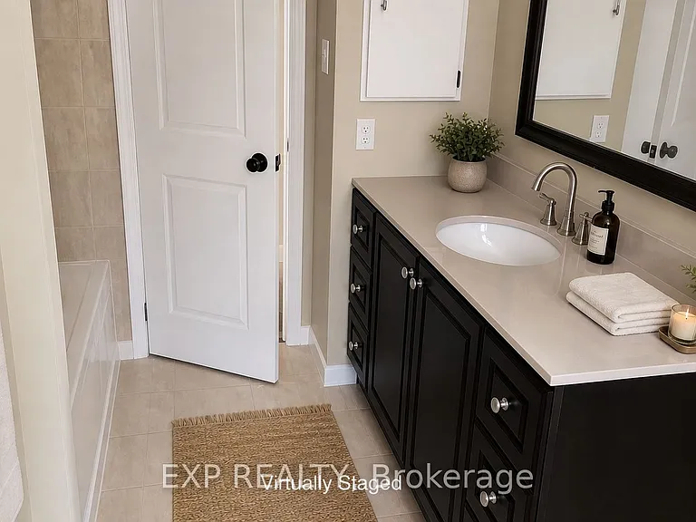 71 Daniels Cres #MAIN LEVEL — Photo 10