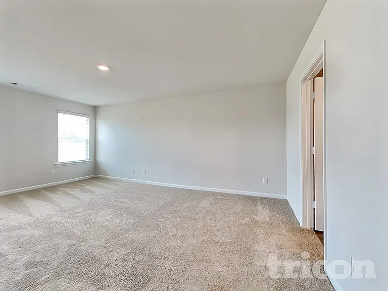 1251 Fendt Dr — Photo 7