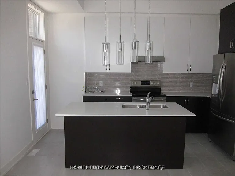 2 Benoit St — Photo 5