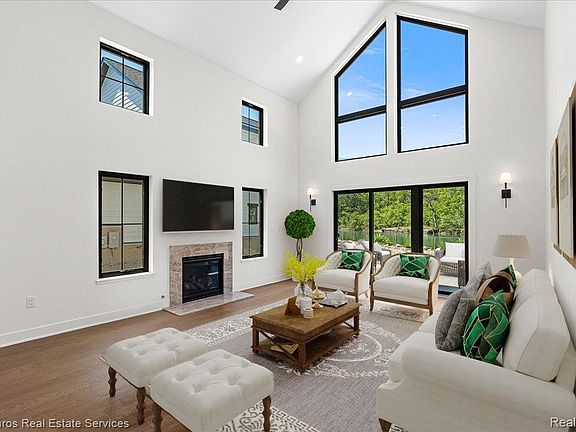 5th image of 252 Keelson Dr