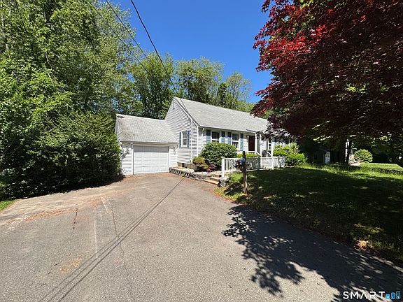 2nd image of 513 Essex Road