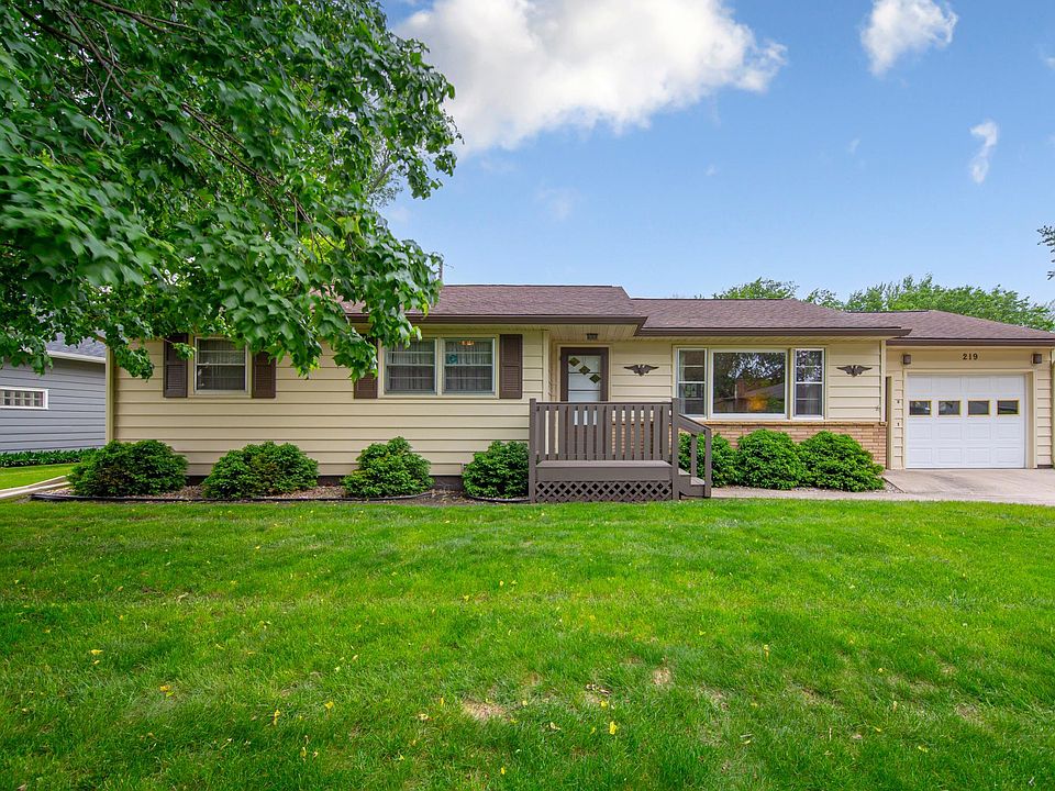 1st image of 219 Floral Ave