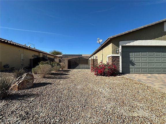 2nd image of 2040 Port Royal Dr
