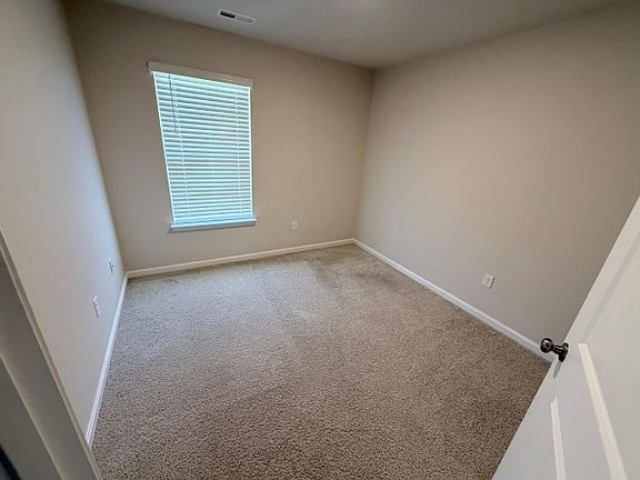 5th image of 255 Maple Run Dr