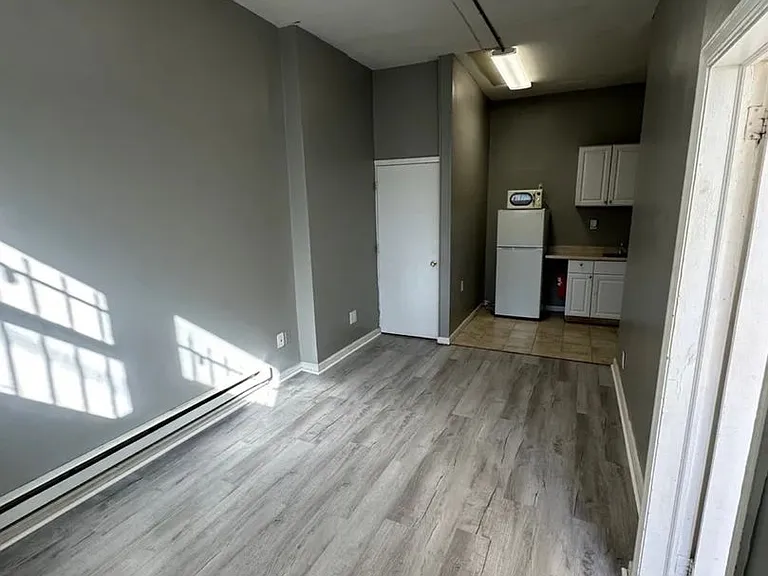 8906 W Chester Pike — Photo 1