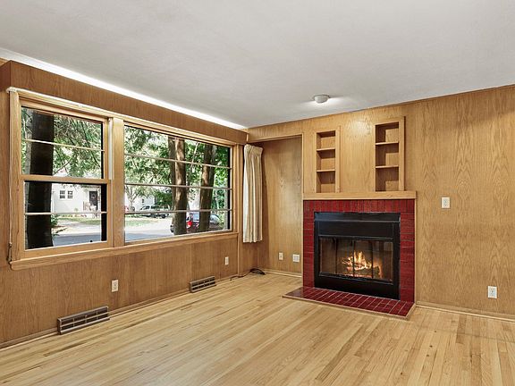 2nd image of 4017 Meyer Ave