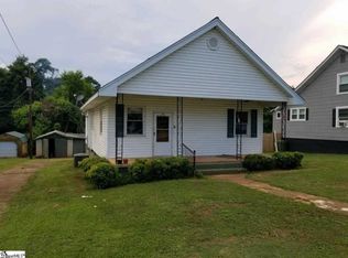 18 Oak St, Startex, SC 29377