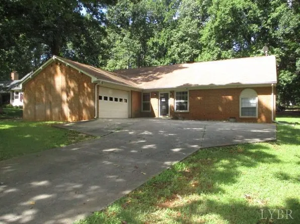 101 Huntshire Pl, Forest, VA 24551