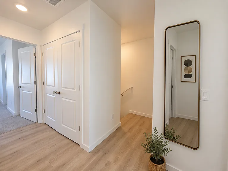Midland Meadows — Photo 37