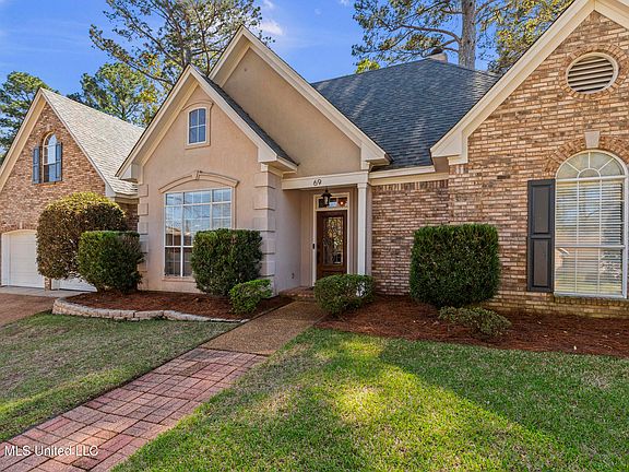 3rd image of 69 Moss Woods Dr