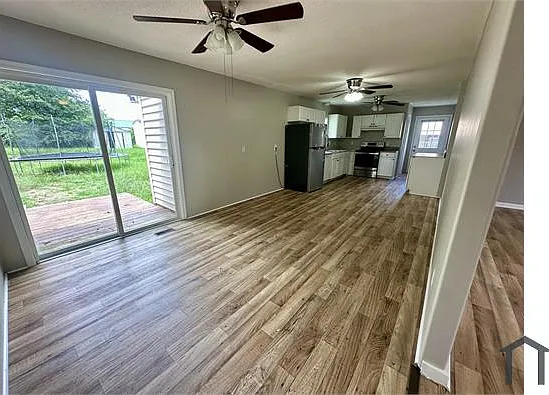 5 bed, $1,950 — Photo 4