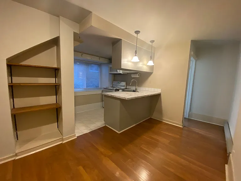 1621 W. 9th Ave — Photo 3