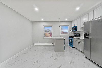 5th image of 1027A E 229th St #B