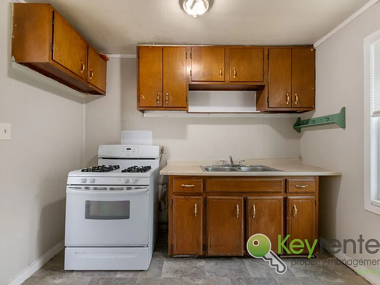 E Whitney Ln Duplex — Photo 10