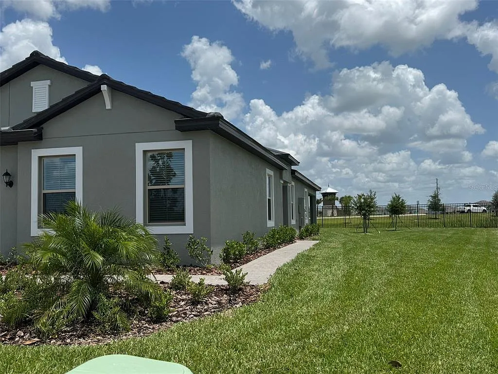 2 bed, 2.0 bath, 1616 sqft, $2,350 — Photo 3