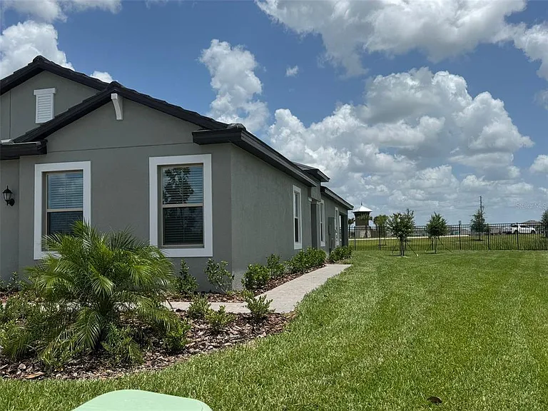 32040 Griffin Sands Ln — Photo 3