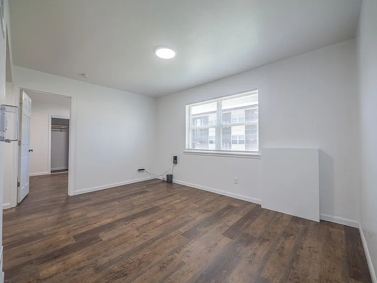 Campus View Apartments — Photo 33