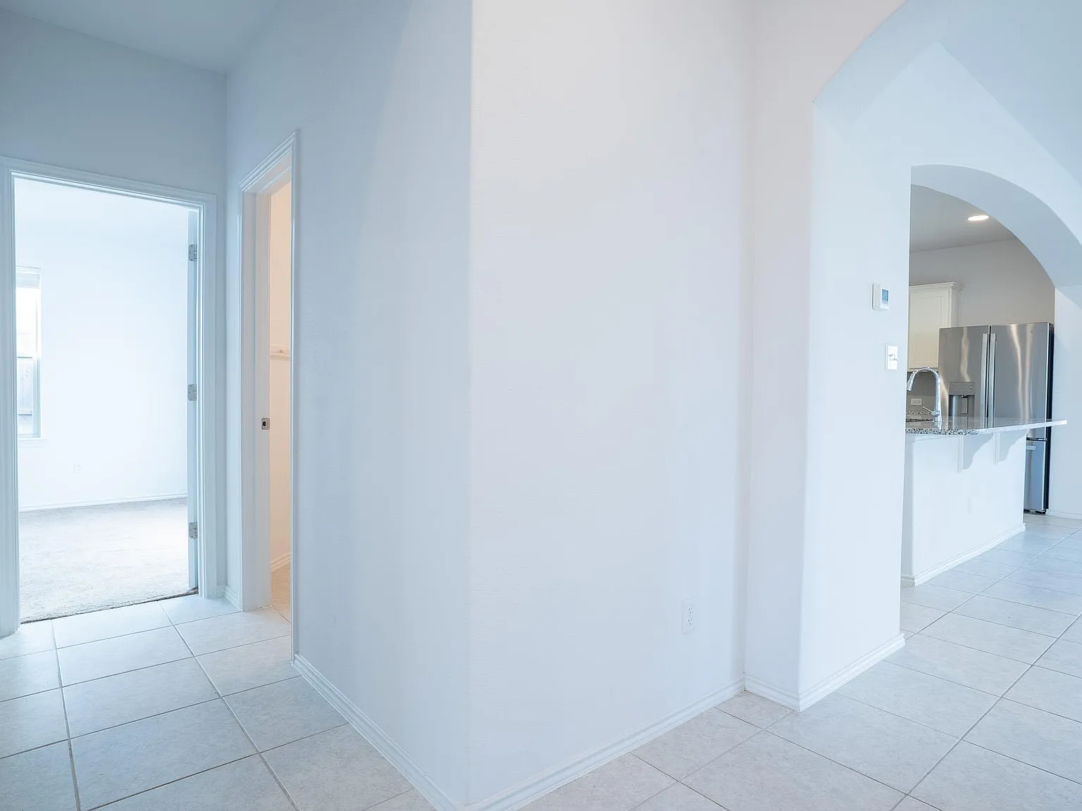 4 bed, 3.0 bath, 1972 sqft, $1,995 — Photo 3