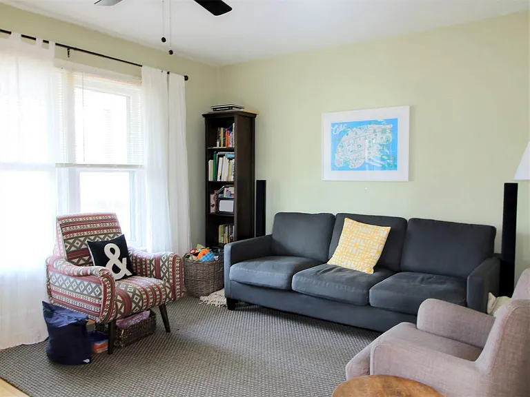 229 S Franklin Ave — Photo 10