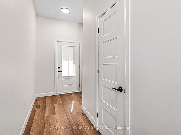 4th image of 73 Villeneuve St