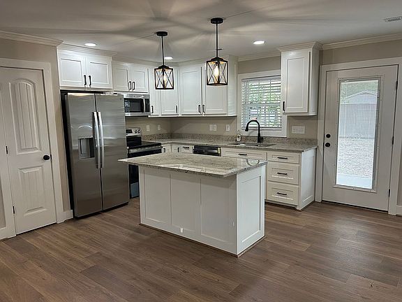 5th image of 30 Whiteside Rd