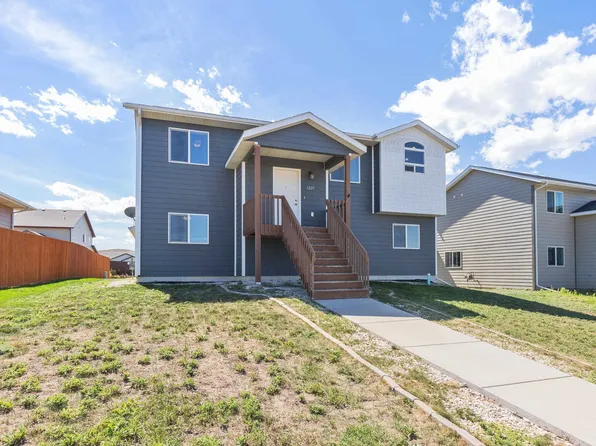 1227 Juneau Dr, Box Elder, SD 57719