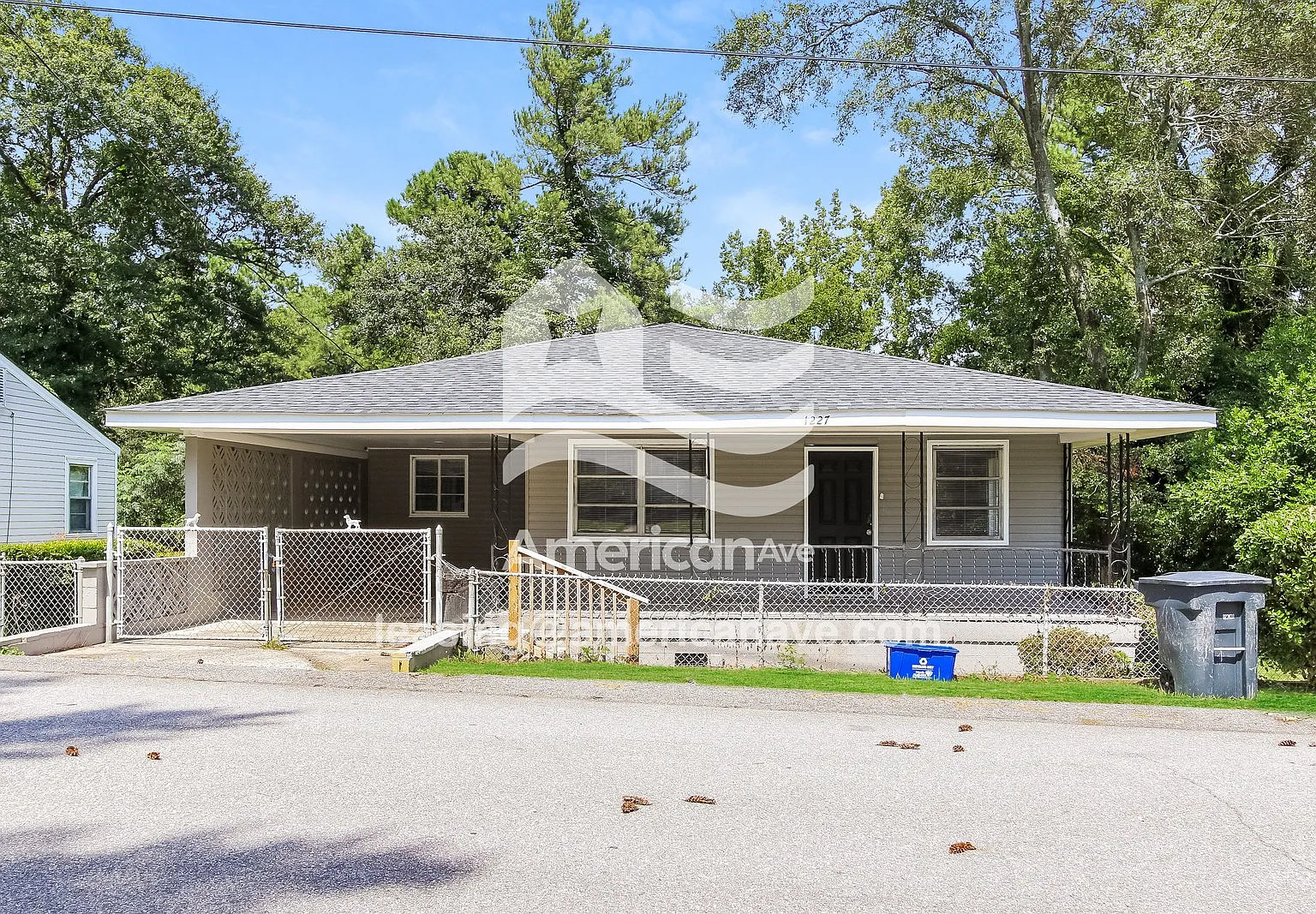 3 bed, 1.5 bath, 1218 sqft, $1,650 — Photo 1