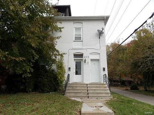 213 E Garfield St #A photo 1