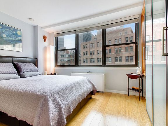 3rd image of 225 E 36th St APT 11C