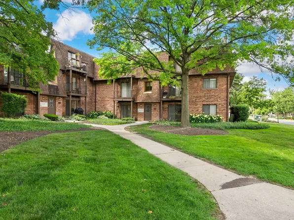 1520 S Fairfield Ave APT 33C, Lombard, IL 60148