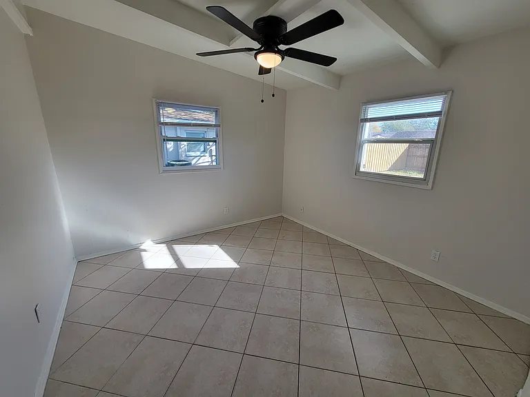 1212 Windermere Way — Photo 10