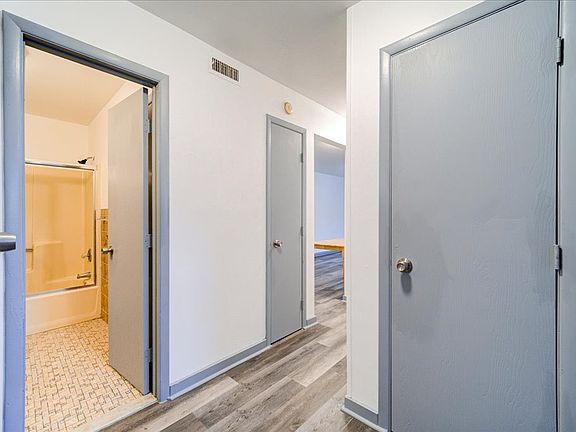 2nd image of 216 West Rd #39